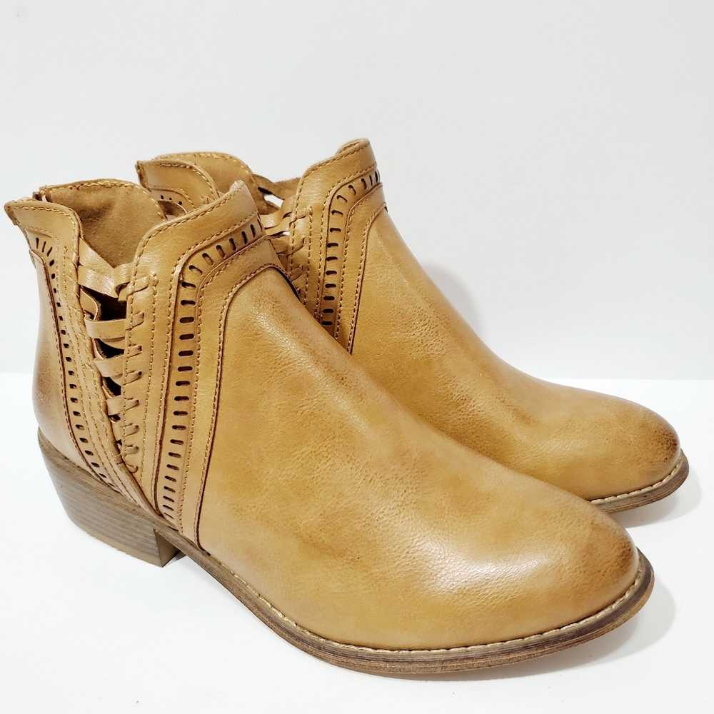 Corky Braided Cut Out Booties Size 8